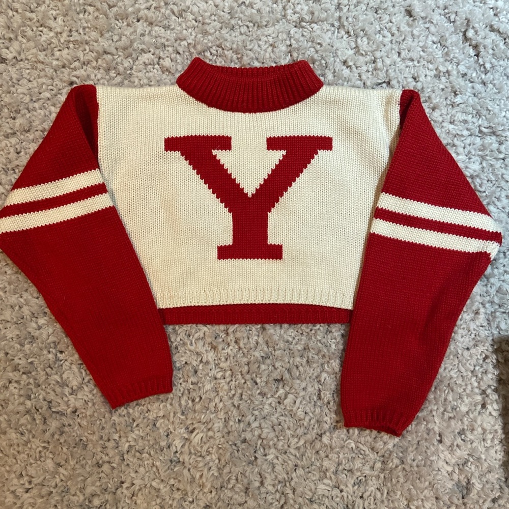 VARSITY CHEERLEADING SWEATER